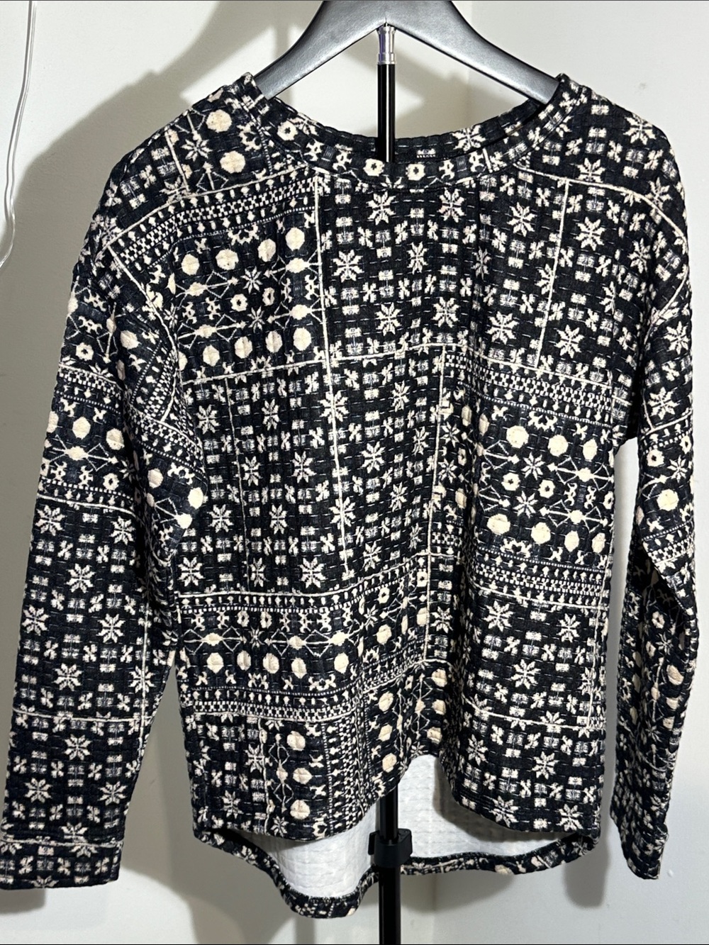 H&M Black and Cream Textured Pattern Crewneck Sweatshirt